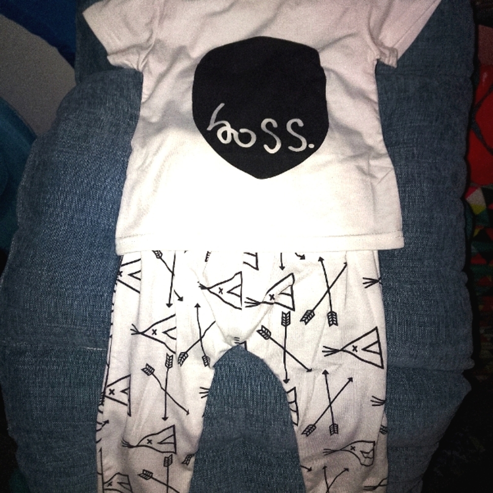 Boutique Boss shirt and Harem pants,Brand new in bag size 2-3 Years (100)
